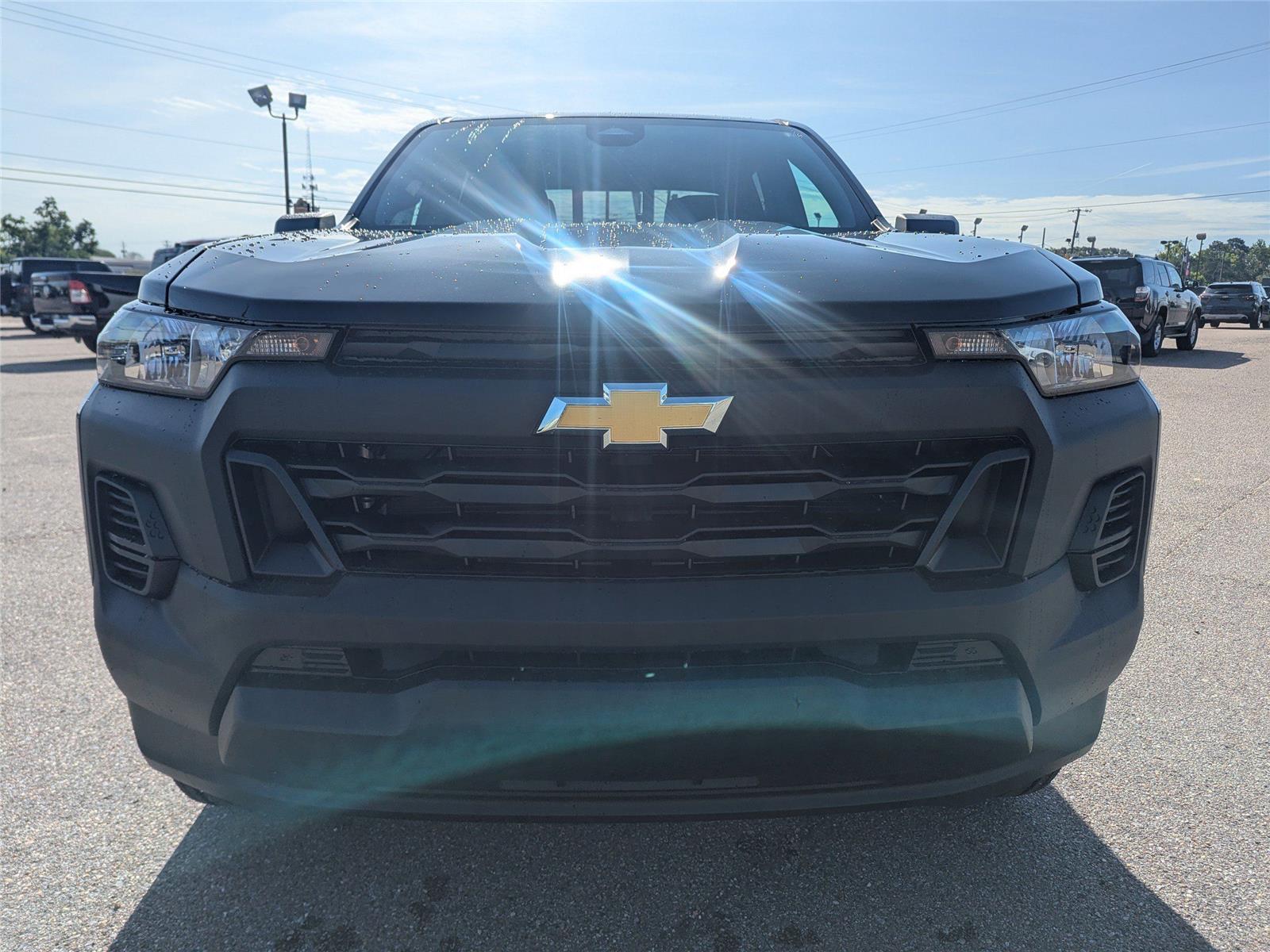 2025 Chevrolet Colorado LT photo 8