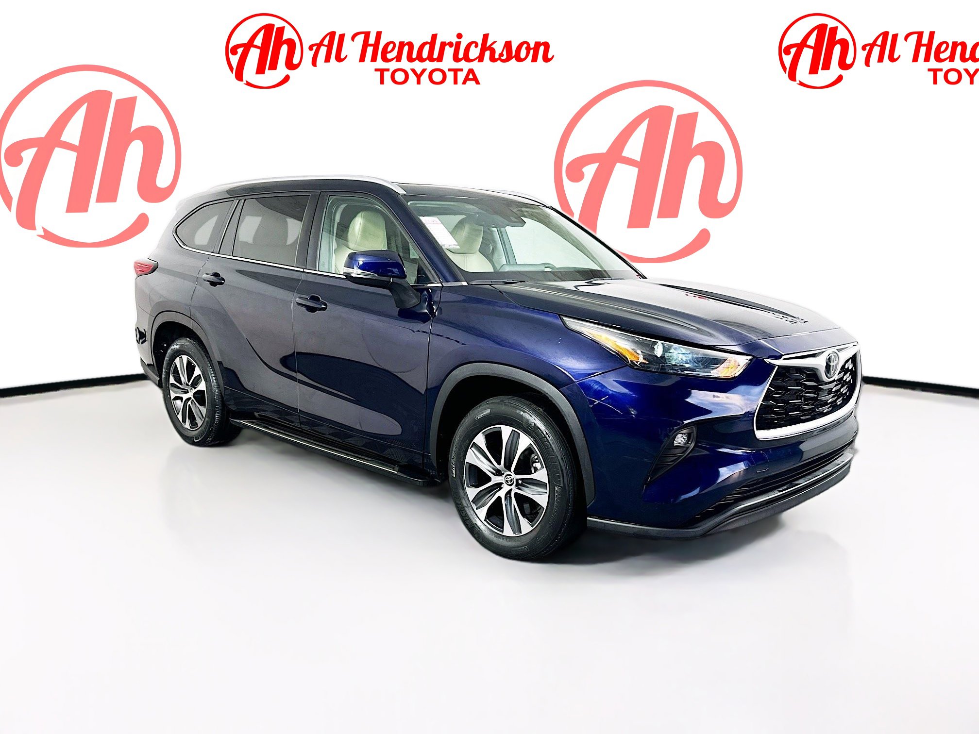 2023 Toyota Highlander XLE's photo