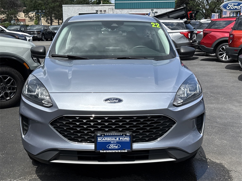 2022 Ford Escape SE photo 2