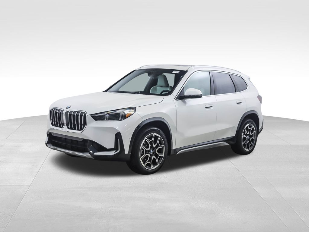 2026 BMW X1 28i's photo