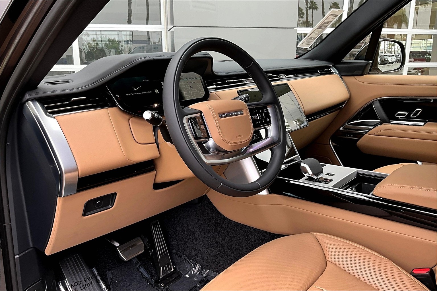 2025 Land Rover Range Rover SE photo 4