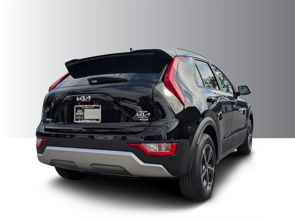 2025 Kia Niro LX photo 3