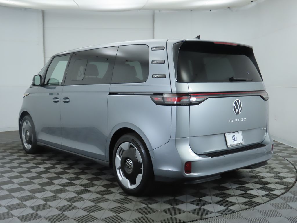 2025 Volkswagen ID. Buzz Pro Plus photo 7