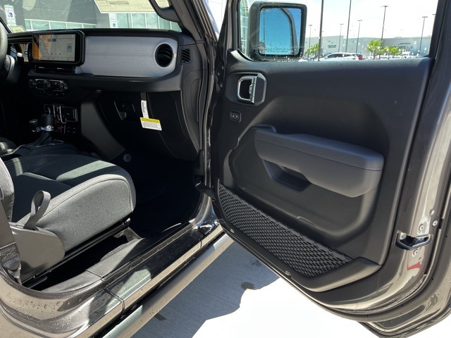 2025 Jeep Gladiator Willys photo 18