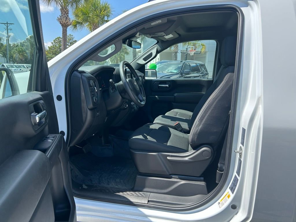 2025 Chevrolet Silverado 2500HD Work Truck photo 5