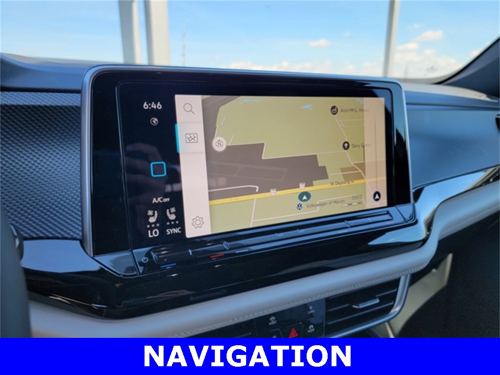 2025 Volkswagen Atlas Cross Sport SEL Premium R-Line photo 3