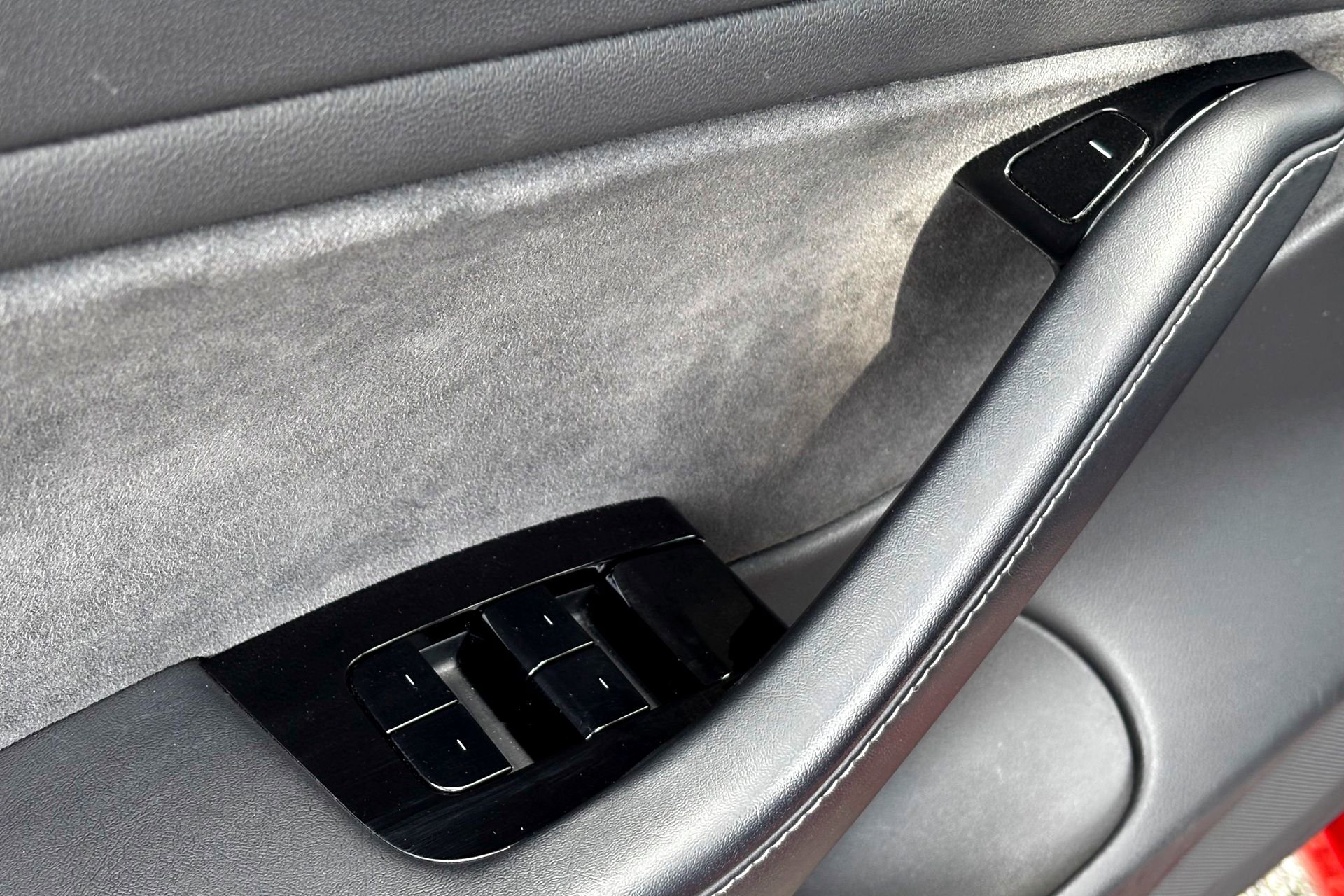 2018 Tesla Model 3 Long Range photo 17