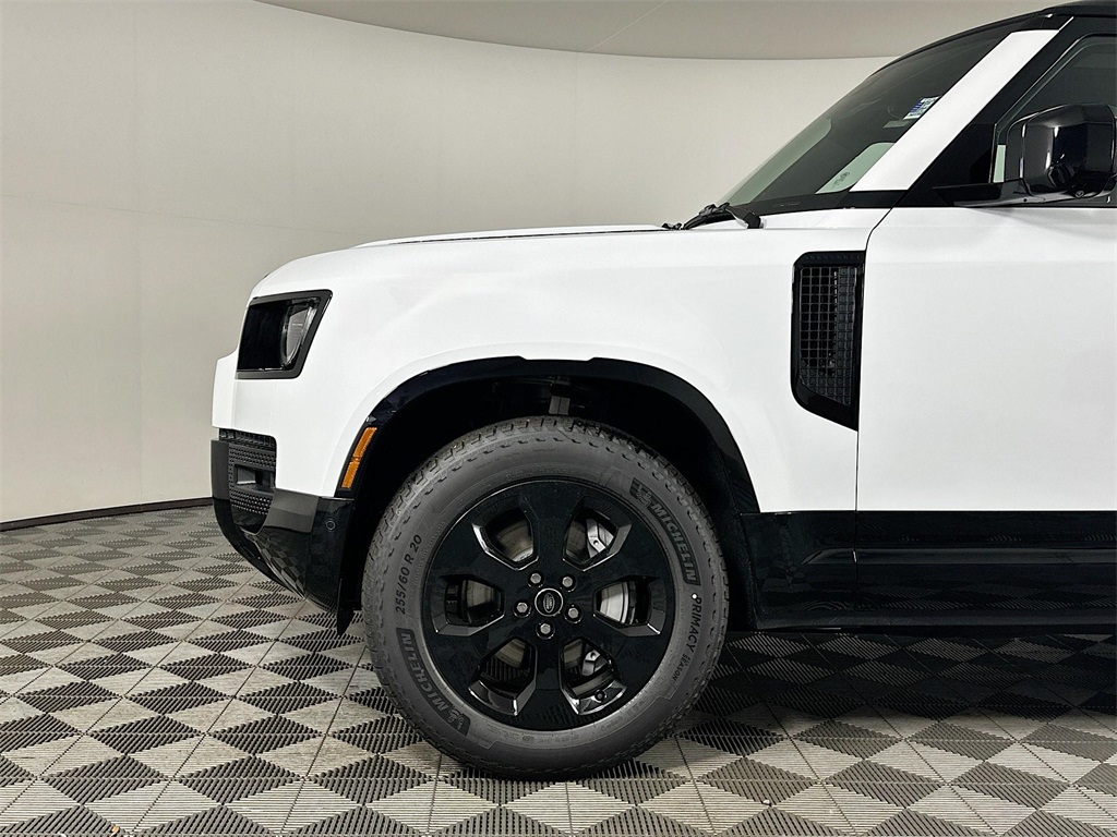 2025 Land Rover Defender 90 X-Dynamic SE photo 9