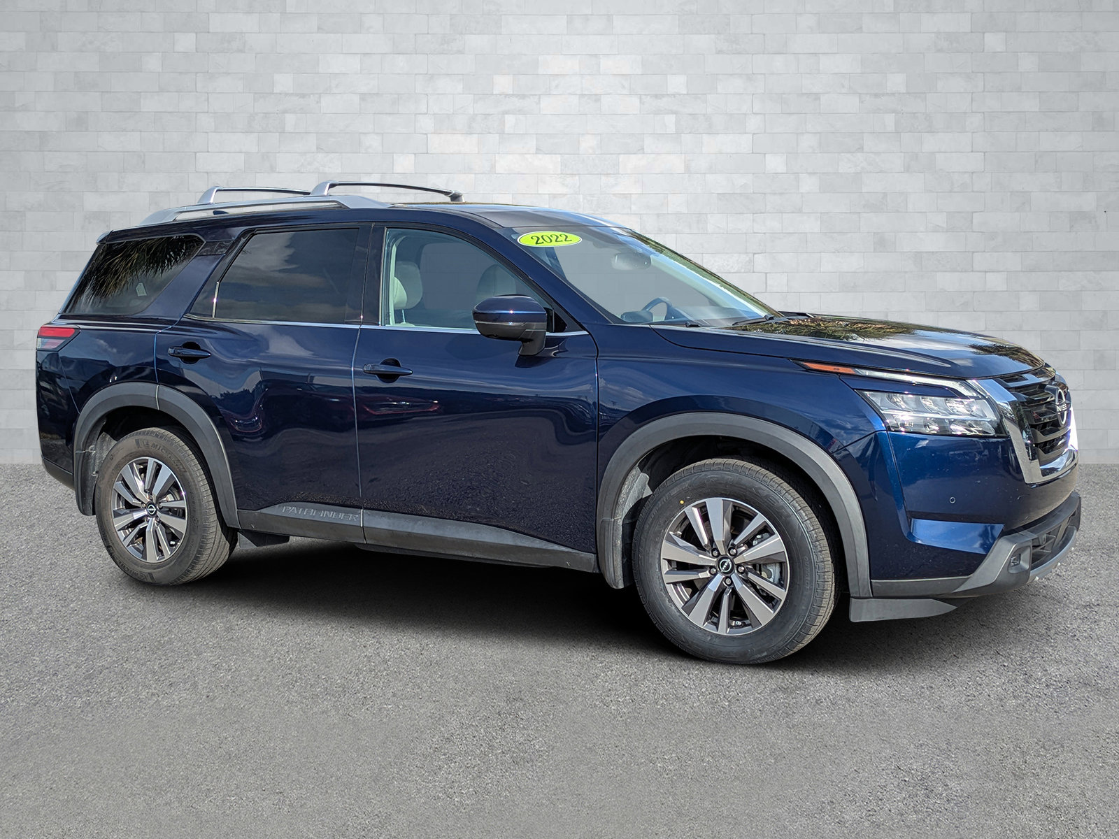 2022 Nissan Pathfinder SL