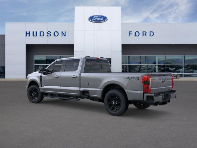 2025 Ford F-350 Lariat photo 4