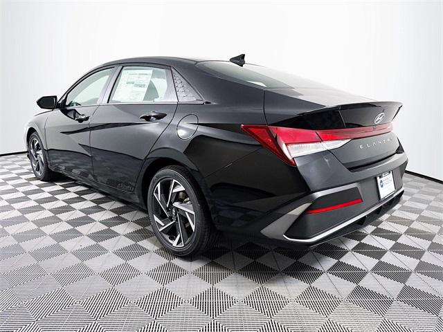 2025 Hyundai Elantra SEL Sport photo 4