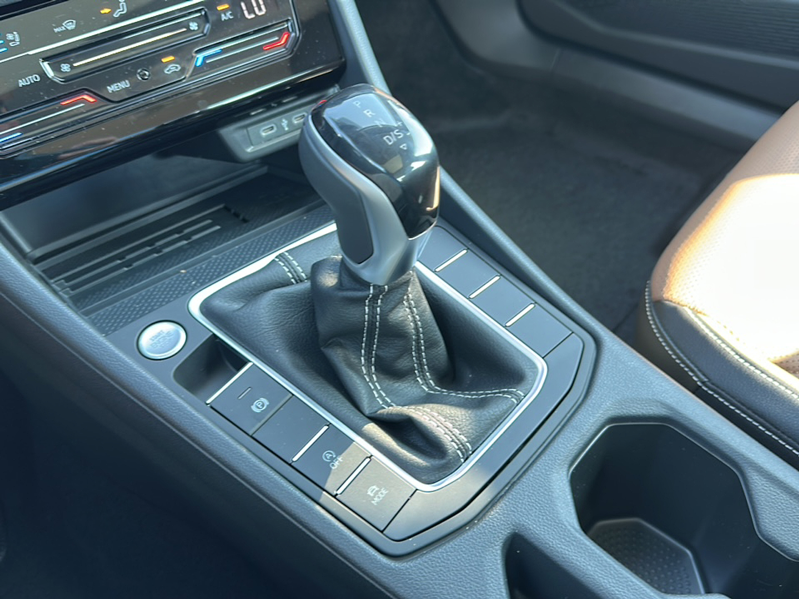2025 Volkswagen Jetta 1.5T SEL photo 7