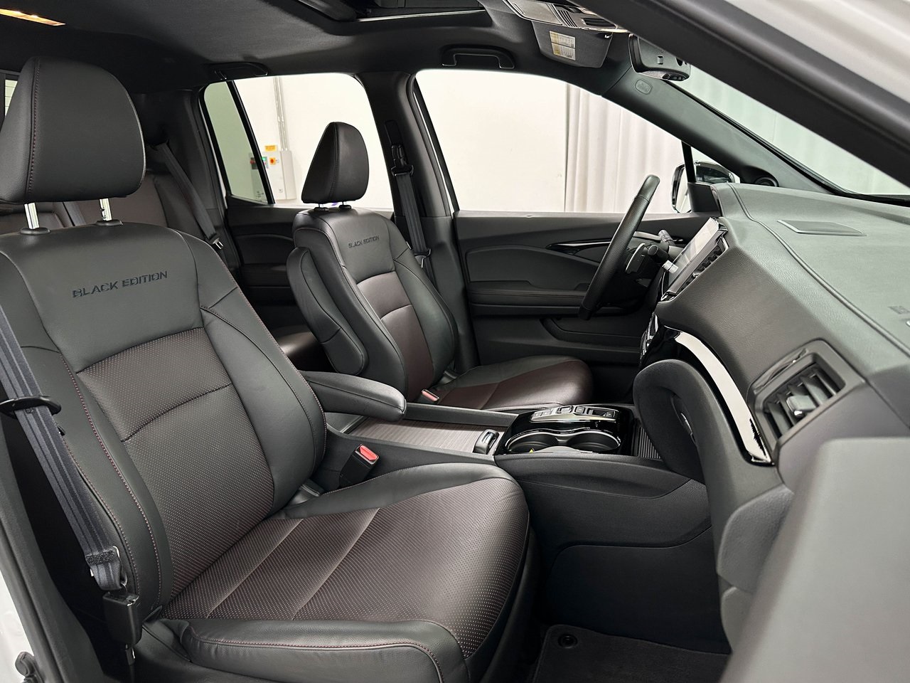 2023 Honda Ridgeline Black Edition photo 21