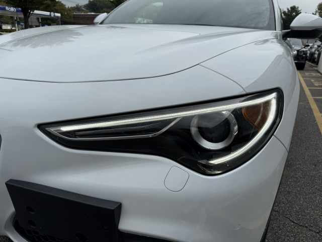 2022 Alfa Romeo Stelvio Ti photo 4