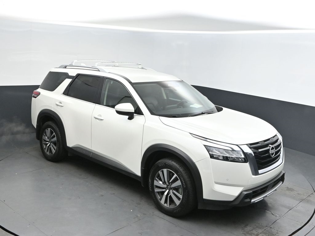 2024 Nissan Pathfinder SL's photo