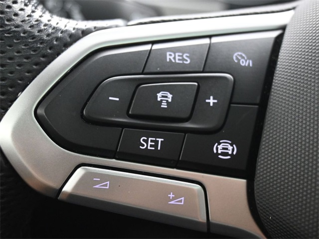 2021 Volkswagen Atlas V6 SE Technology R-Line photo 23
