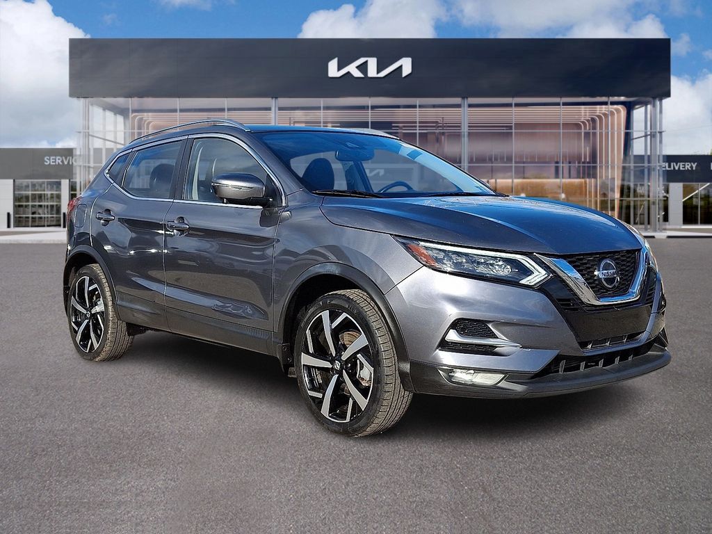 2020 Nissan Rogue Sport SL's photo