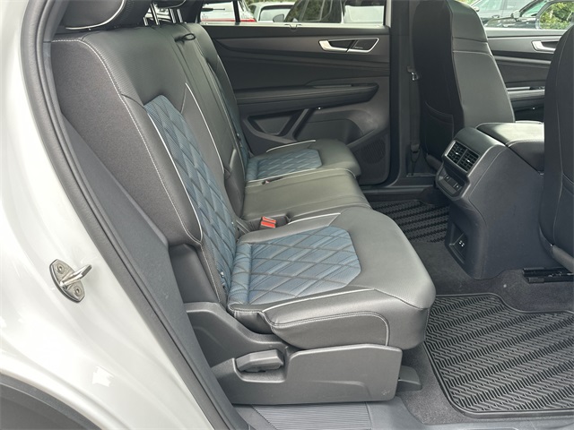 2025 Volkswagen Atlas Cross Sport SEL Premium R-Line photo 15
