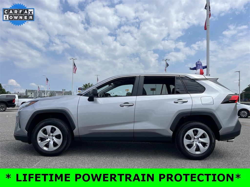 2023 Toyota RAV4 LE photo 2