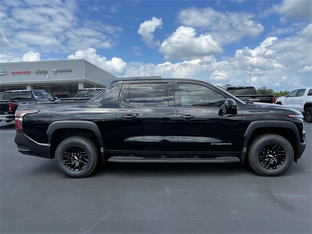2025 Chevrolet Silverado EV LT photo 2