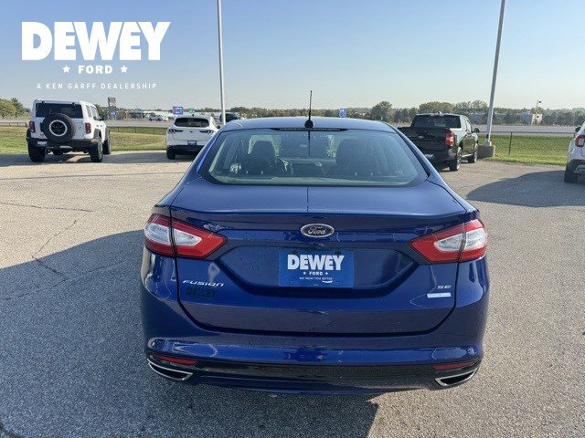 2016 Ford Fusion SE photo 6