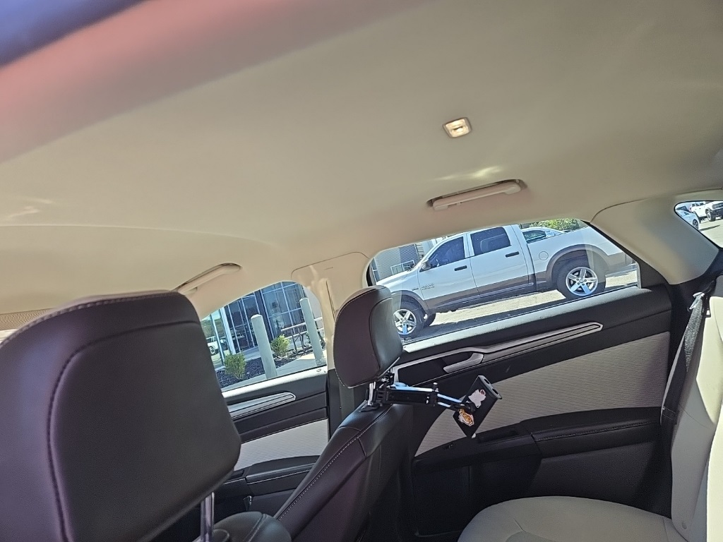 2020 Ford Fusion SE photo 5
