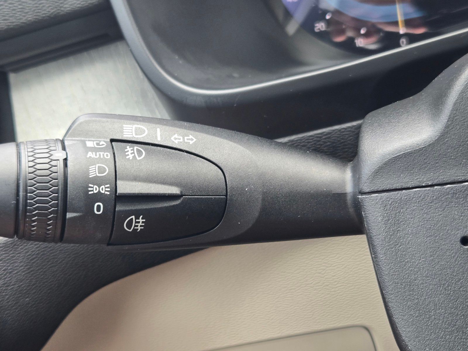 2024 Volvo XC40 AWD Plus photo 19
