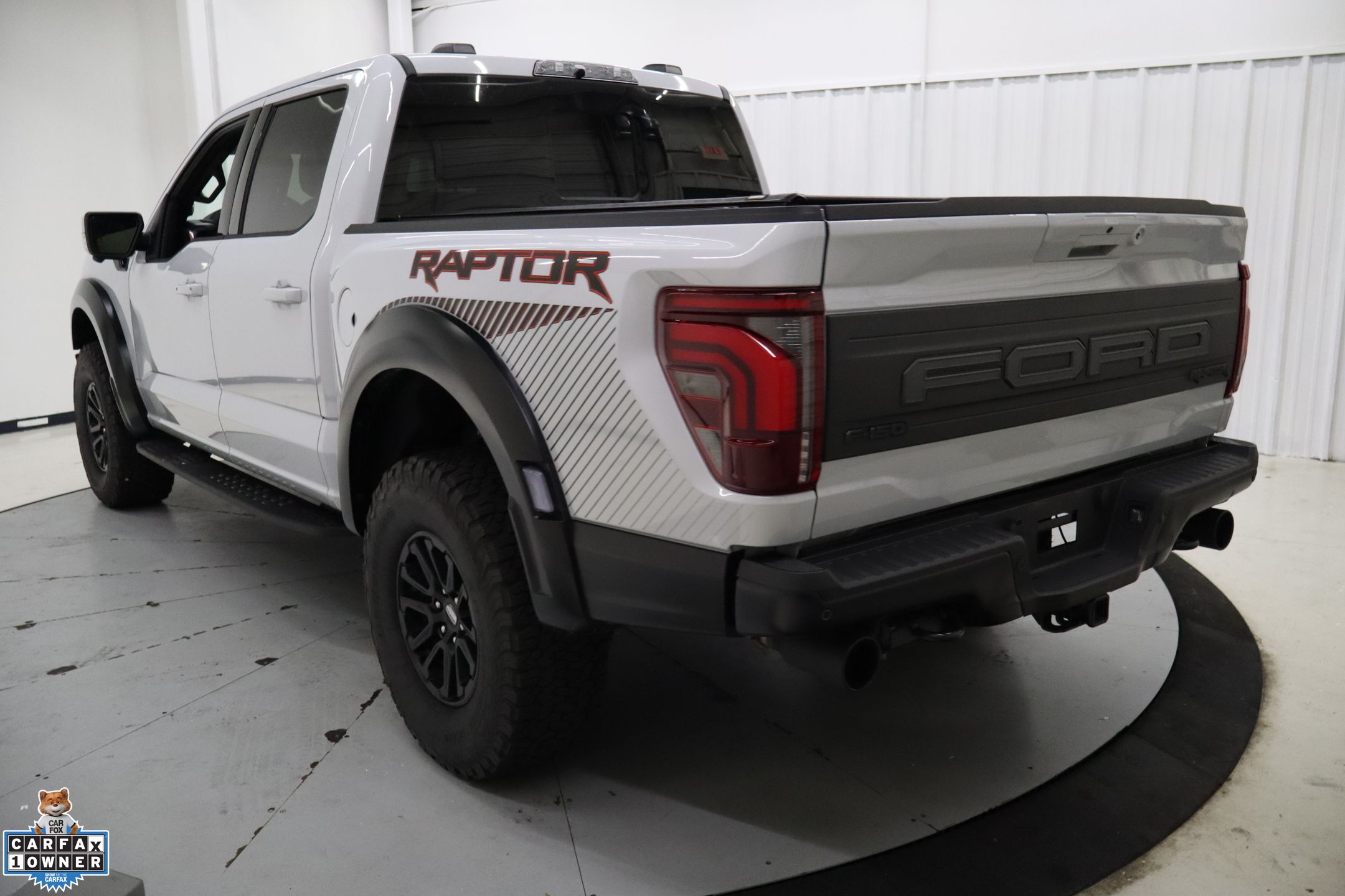 2025 Ford F-150 Raptor photo 2
