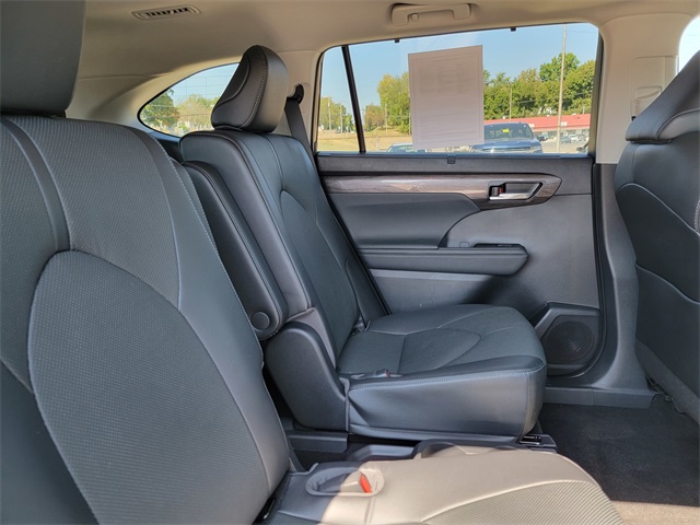 2023 Toyota Highlander Limited photo 13