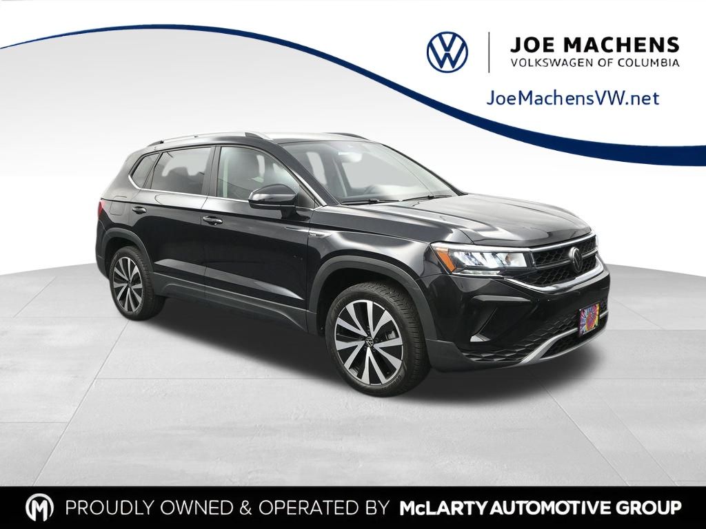 2024 Volkswagen Taos SE's photo
