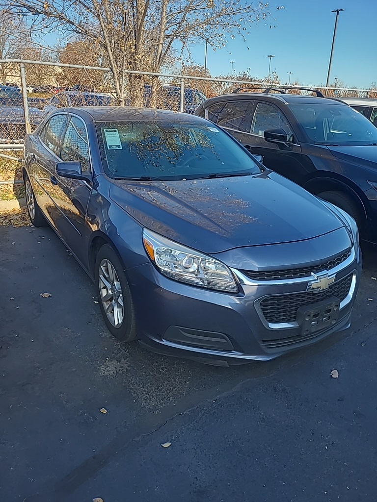 2014 Chevrolet Malibu 1LT photo 2