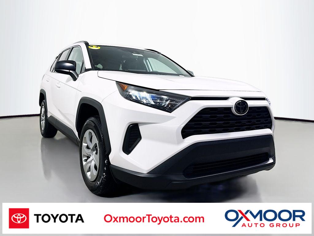 2021 Toyota RAV4 LE's photo