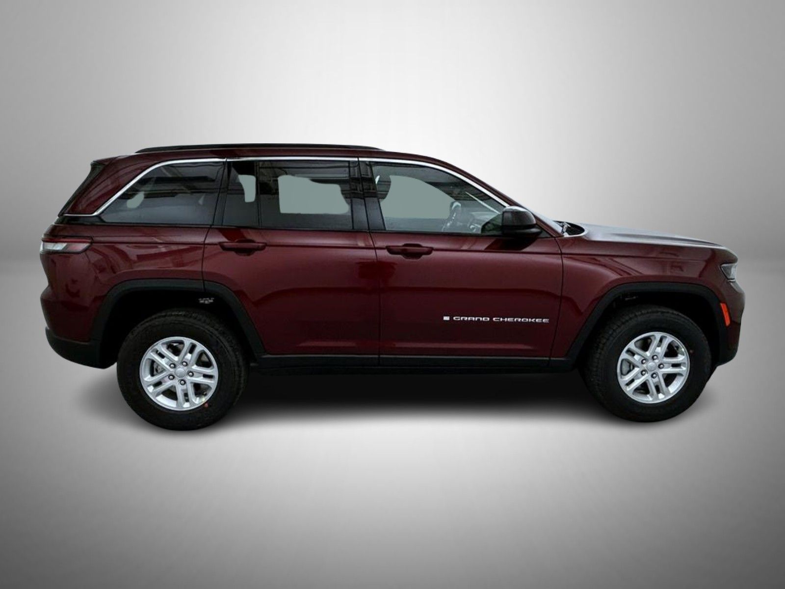 2025 Jeep Grand Cherokee Laredo photo 4