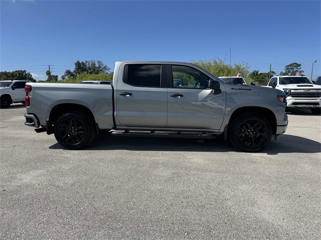 2026 Chevrolet Silverado 1500 Custom photo 3