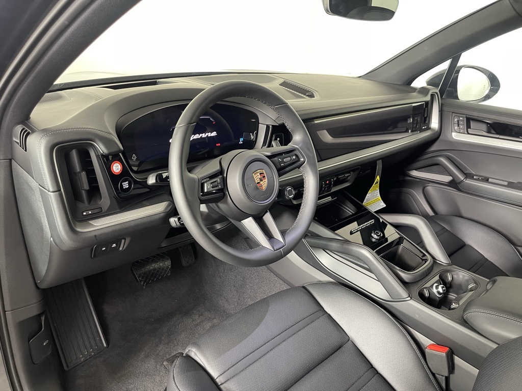 2025 Porsche Cayenne photo 4