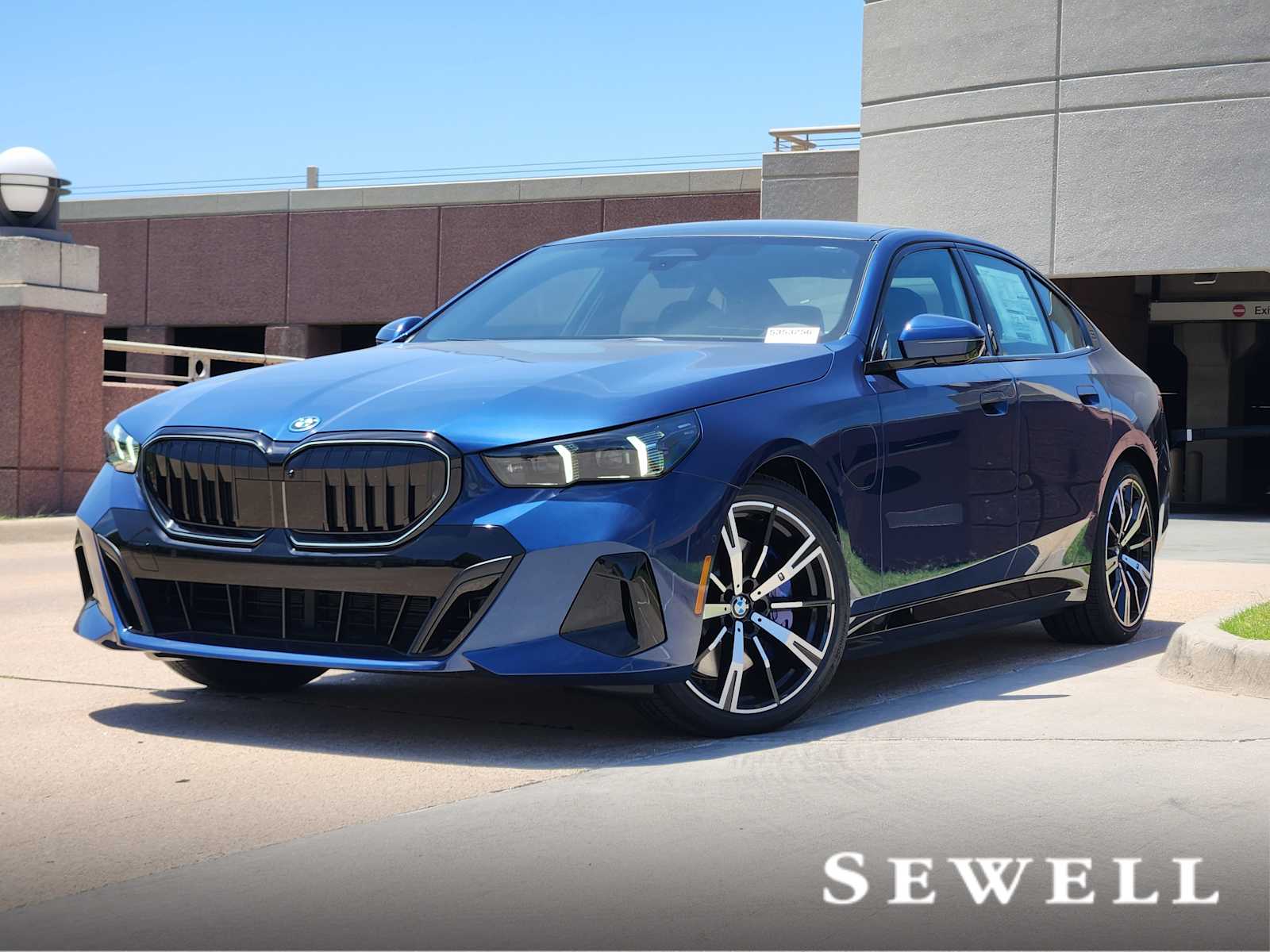 2026 BMW 5 Series 550e xDrive