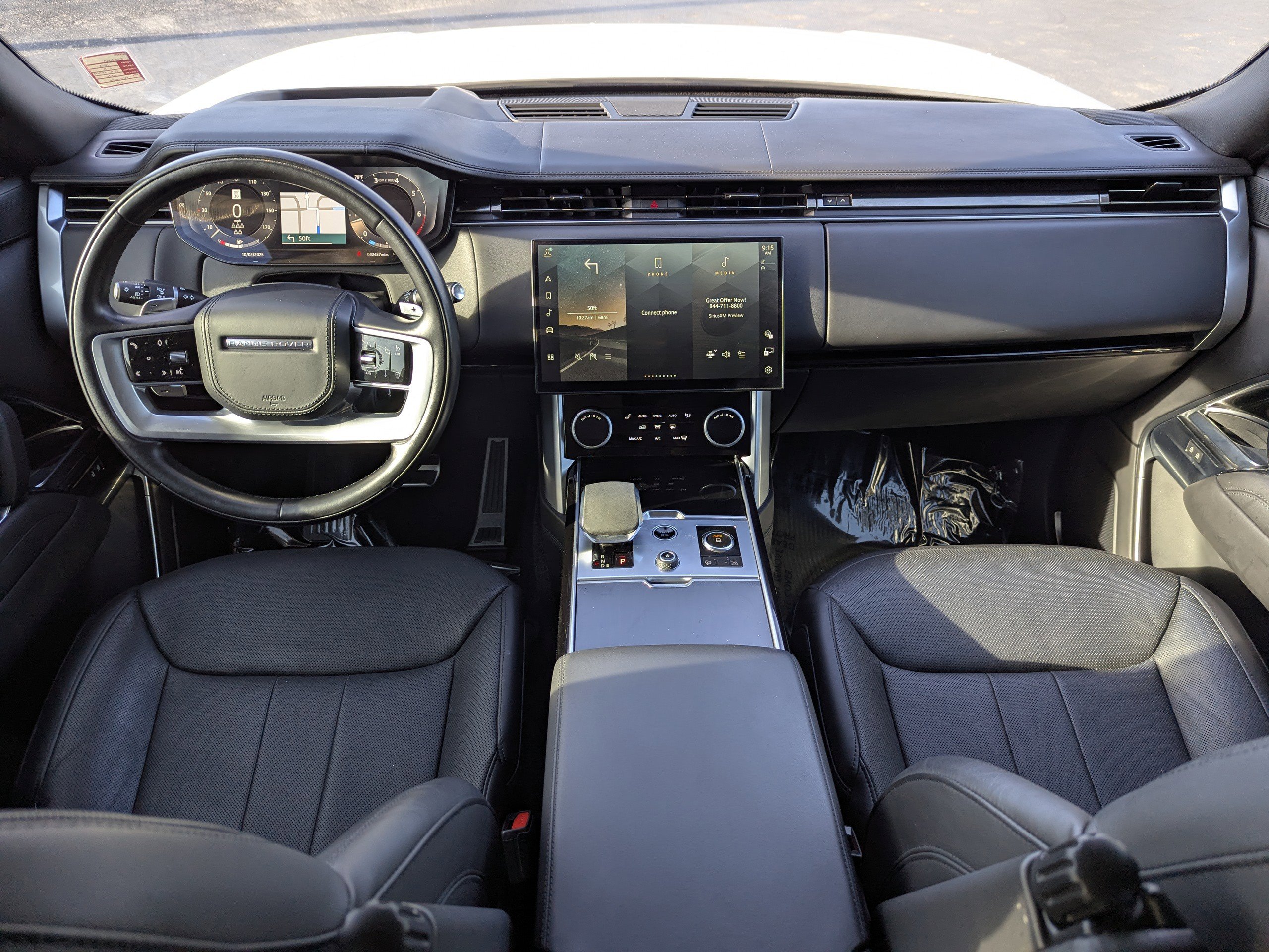 2023 Land Rover Range Rover SE photo 12