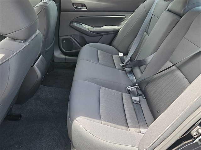 2025 Nissan Altima SV photo 7