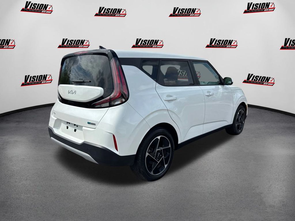 2023 Kia Soul EX photo 5