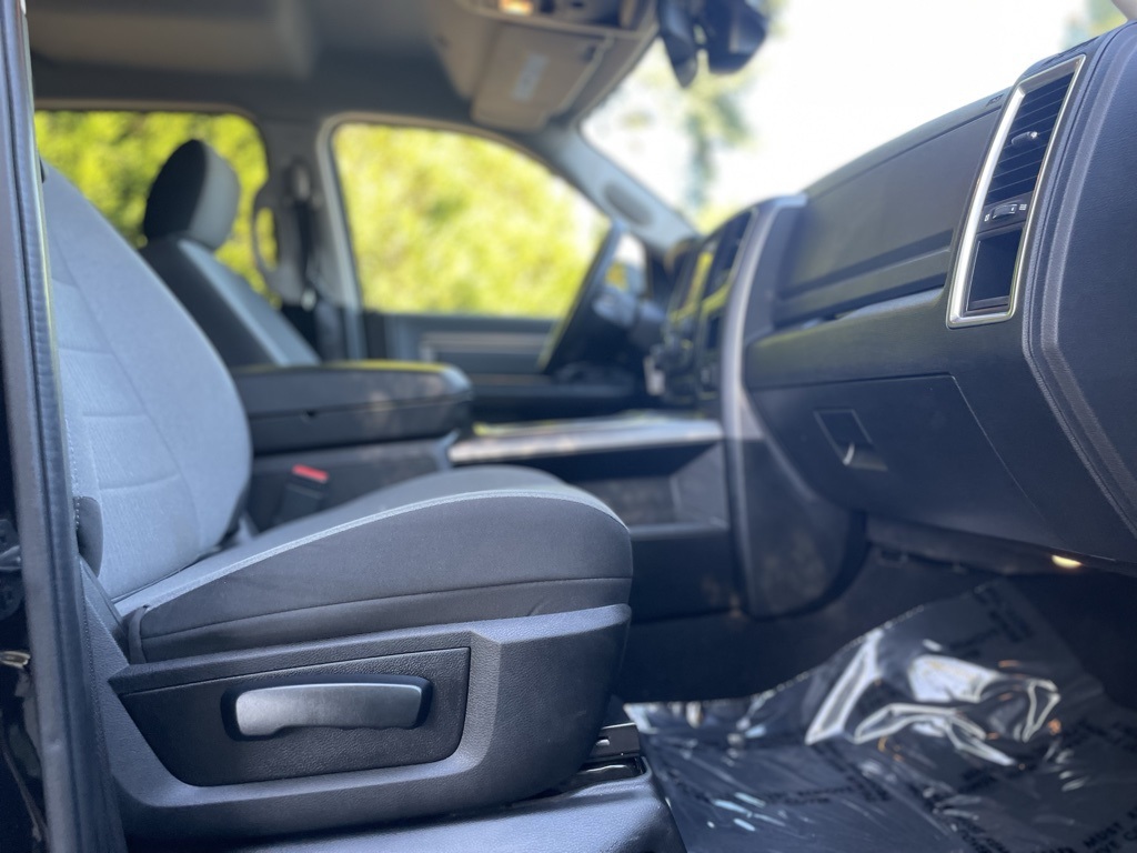 2023 Ram 1500 Classic SLT photo 17
