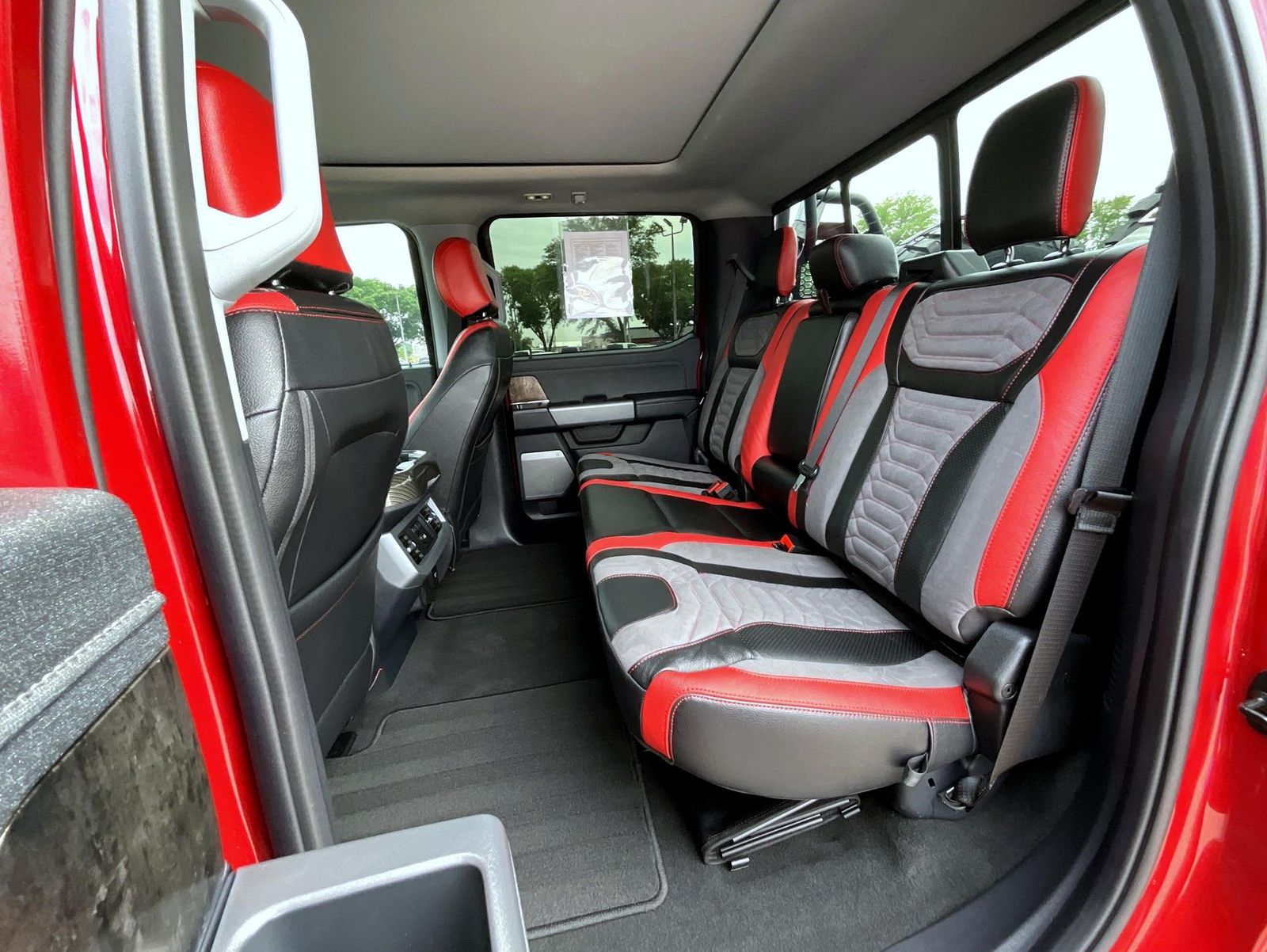2024 Ford F-250 photo 19