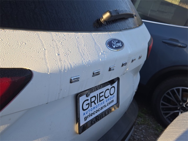 2025 Ford Escape Plug-In Hybrid photo 8