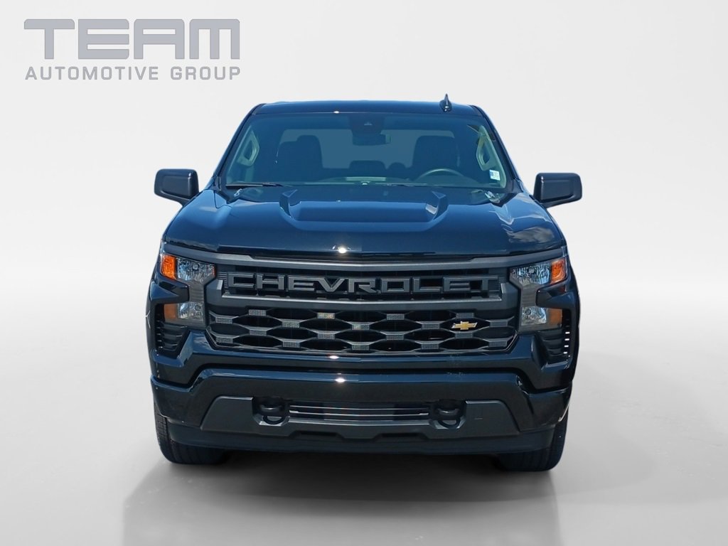 2025 Chevrolet Silverado 1500 Custom photo 2