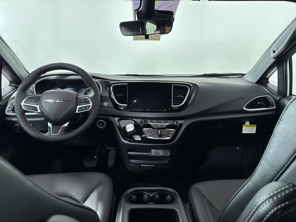 2026 Chrysler Voyager LX photo 3