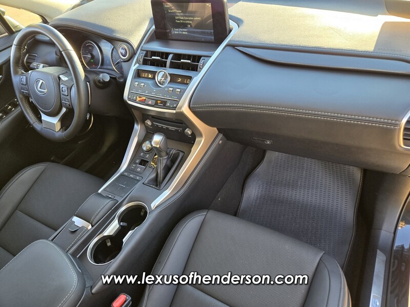 2021 Lexus NX 300h AWD photo 17