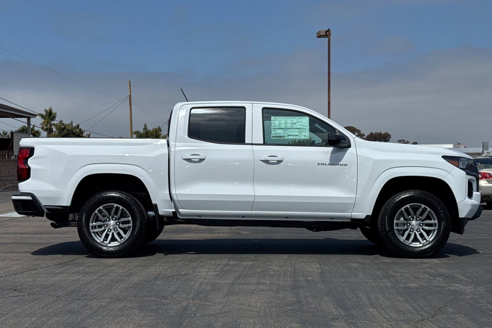 2025 Chevrolet Colorado Work Truck LT photo 3