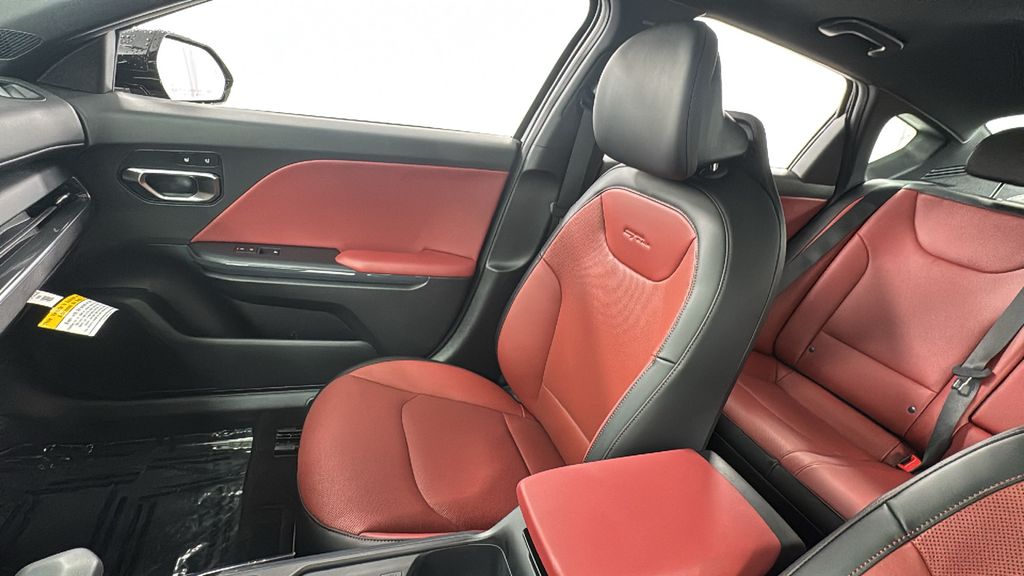 2025 Kia K4 GT-Line photo 12