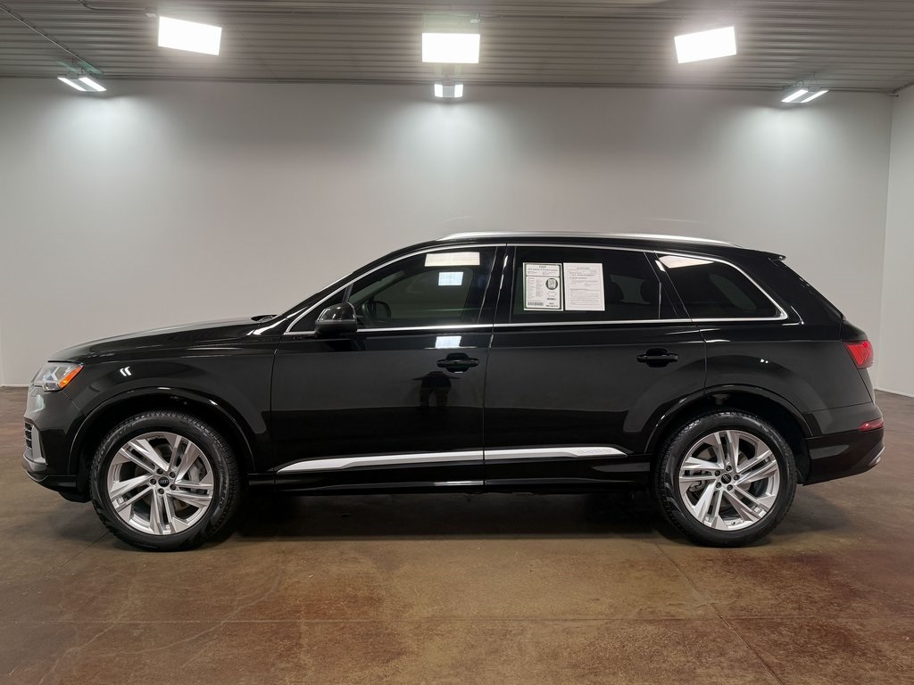2023 Audi Q7 45 Premium photo 4