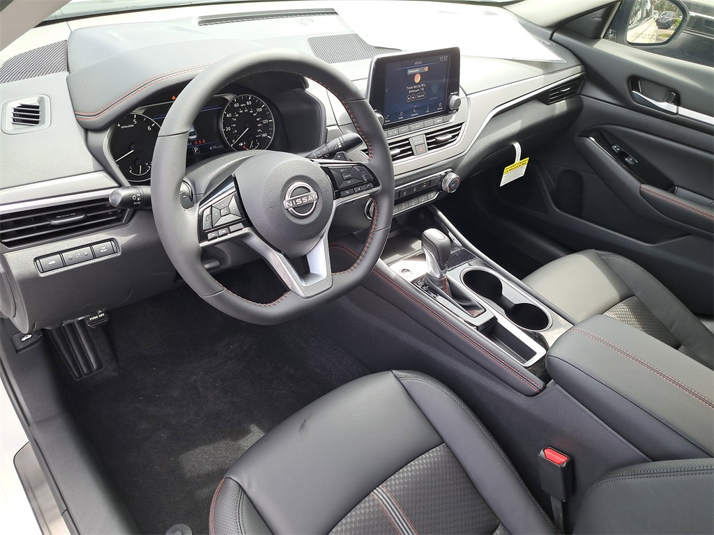 2025 Nissan Altima 2.5 SR photo 18