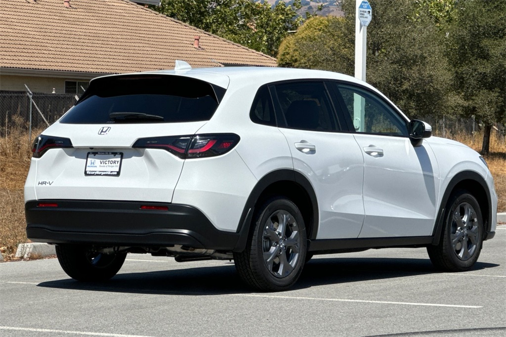 2026 Honda HR-V LX photo 3